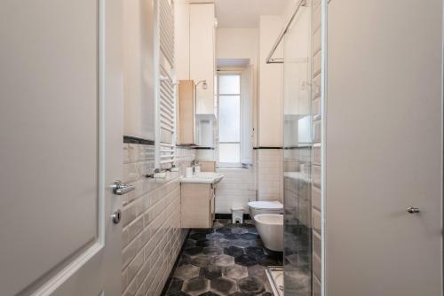 iFlat Mid-Century Modern Vatican Apartment