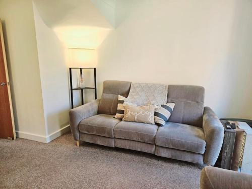 Φωτογραφία από το άλμπουμ του Cozy Home Away from Home with London & Gatwick Airport Nearby σε Redhill