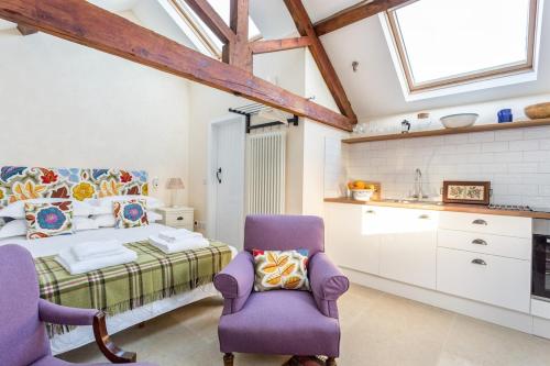 Η κουζίνα ή μικρή κουζίνα στο Luxury barn in Cotswolds with natural pool