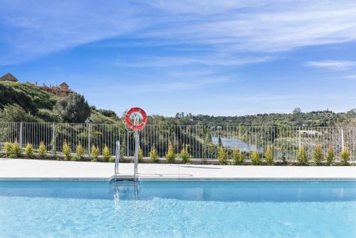 VIVI Homes - Feliz - Roof terrace - pool - gym
