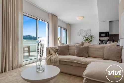 VIVI Homes - Feliz - Roof terrace - pool - gym