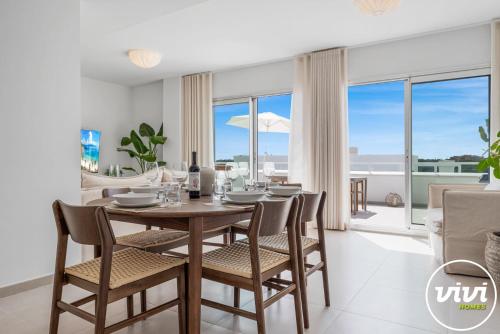 VIVI Homes - Feliz - Roof terrace - pool - gym