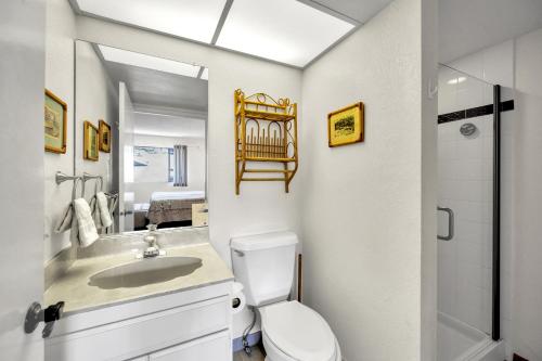 Et badeværelse på Bahia Vista A10