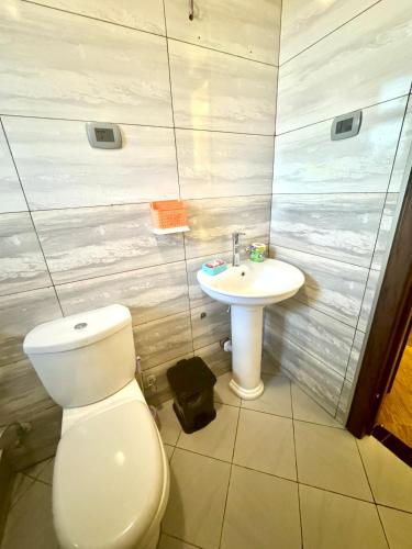 Koupelna v ubytování Bright apartments prime location and easy access 2