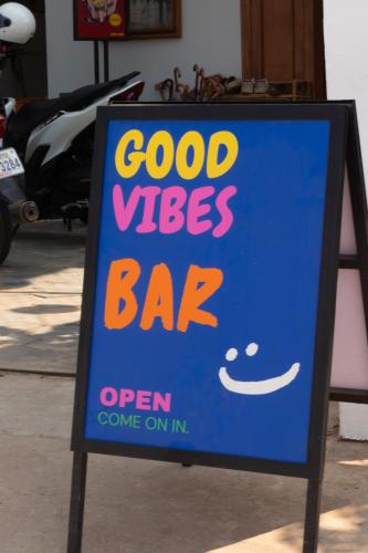 Palkinto, sertifikaatti, kyltti tai muu asiakirja, joka on esillä majoituspaikassa Good Vibes