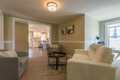 Galeriebild der Unterkunft 1 Minute to downtown Mystic in Mystic