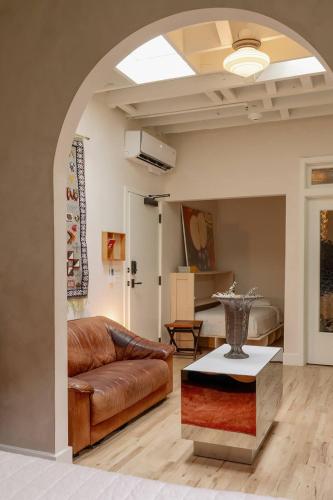 Hotel Novacancy Image