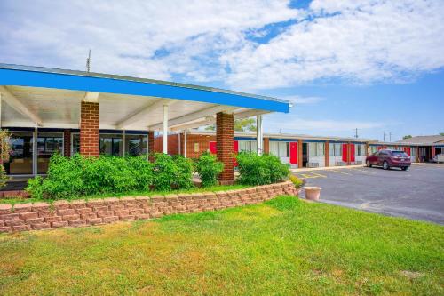 Gallery image of Lamplighter Inn By OYO Independence in Independence