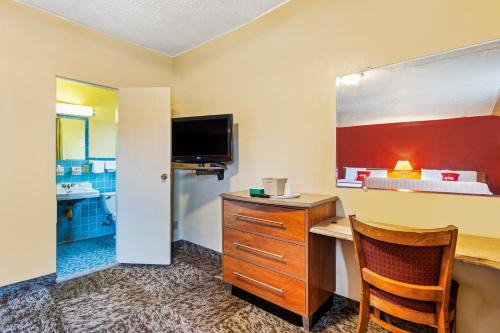 Η κουζίνα ή μικρή κουζίνα στο OYO Hotel North Lima OH - Boardman