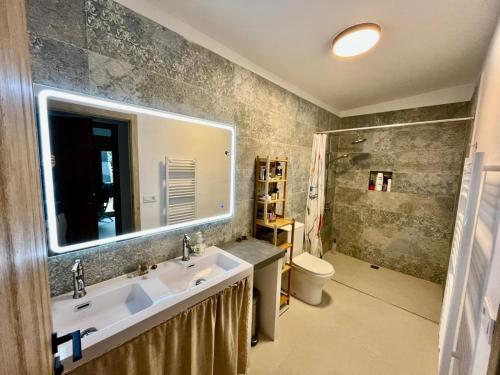 Stylish & idyllic Finca with private garden 5 min walking from South Beach Barcelona in Gava Mar