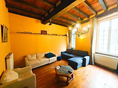 140m2 du XVIIe, plein centre & extérieur, 6-9 pers