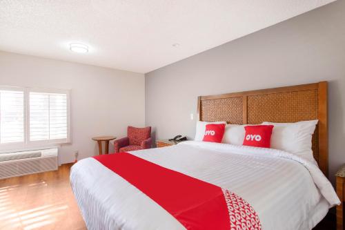 Ένα ή περισσότερα κρεβάτια σε δωμάτιο στο Hotel Palmdale - Antelope Valley -Listing Partner