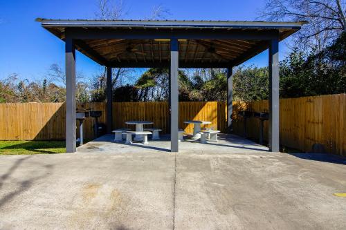Terrasse ou espace extérieur de l'établissement OYO Hotel Sulphur LA Hwy 90 West