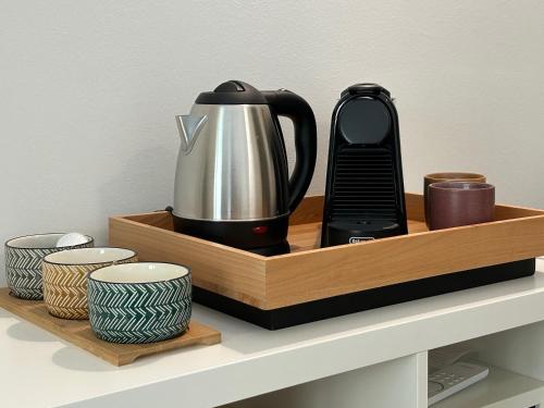 Utensilios para hacer té y café en Pirandello 181