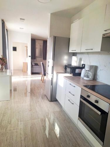 2 bedroom apartment near the sea