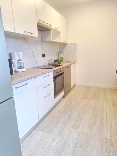 2 bedroom apartment near the sea