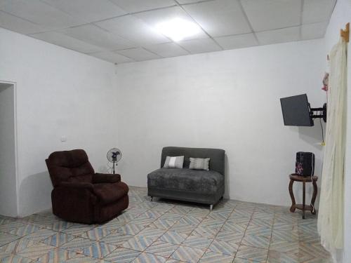 La Chola, Guest House