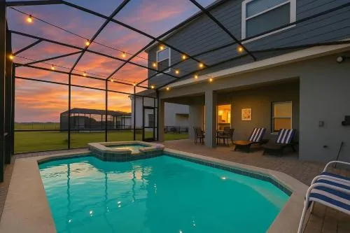 Themed house w pool & game room photo 1