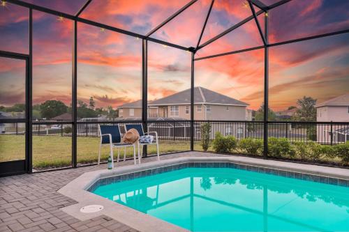 Themed house w pool & game room photo 60