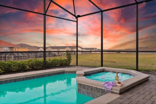Themed house w pool & game room photo 61