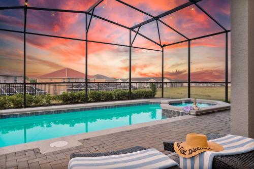 Themed house w pool & game room photo 63