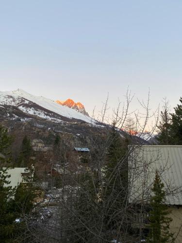 Γενική θέα στο βουνό ή θέα στο βουνό από  αυτό το σαλέ