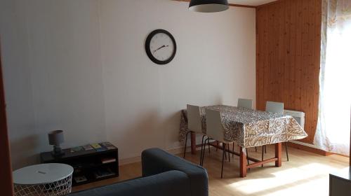 BRIEC appartement T2 1e étage gauche