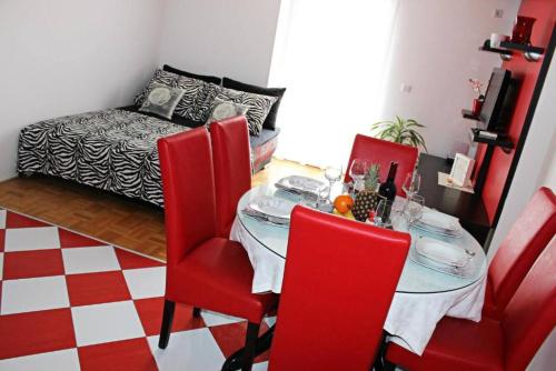 Postel nebo postele na pokoji v ubytování APARTMENT SPLIT CENTER