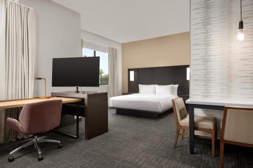 Μια τηλεόραση ή/και κέντρο ψυχαγωγίας στο Residence Inn Yuma by Marriott