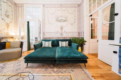 Luxury 4BR Near Praça do Comércio wAC