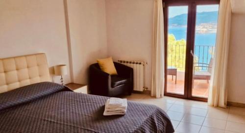 Postel nebo postele na pokoji v ubytování Hotel Sa Lumenera