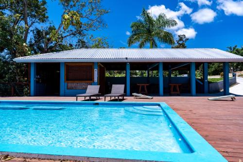 Piscina a Eureka Home o a prop
