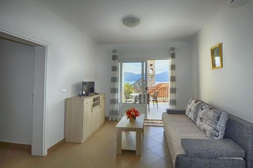 Apartments by the sea Viganj, Peljesac - 24189