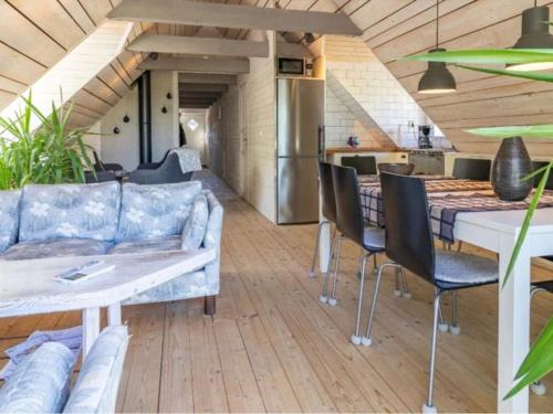 Η κουζίνα ή μικρή κουζίνα στο 4 star holiday home in Drottningskär