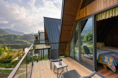 ホームステイから撮影された、または一般的な山の景色
