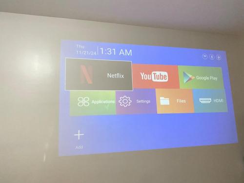 TV a/nebo společenská místnost v ubytování E&S Nest