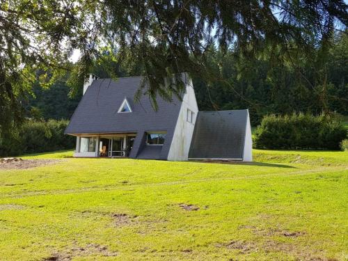 Maison de caractère dans le Vercors, 7 pers, 4 ch, wifi et grand jardin - FR-1-737-96