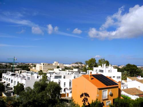 Nespecifikovaný výhled na destinaci Denia nebo výhled na město při pohledu z apartmánu