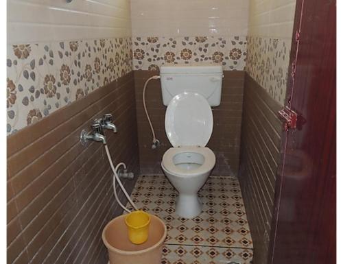 Vannituba majutusasutuses Karthick Lodge, Rameswaram