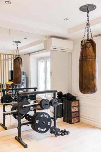 " Speakeasy - Expérience Exclusive à Cannes" Elegance & Billiards & Fitness