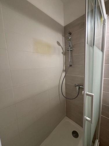 Bilik mandi di Appartement avec vue panoramique-Leucate Falaise