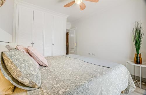 Bahia La Caleta sea view apartment