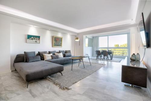 South Blue Luxury Apartment in Vouliagmeni
