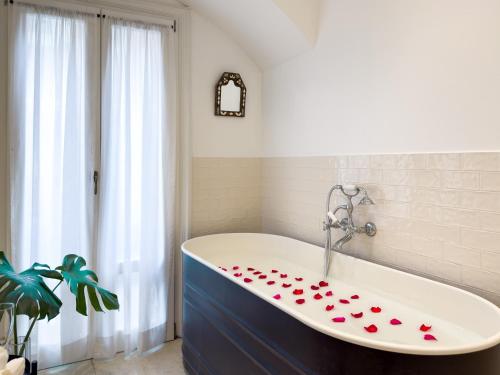 GuestHost - Brera Exclusive and Central Suites