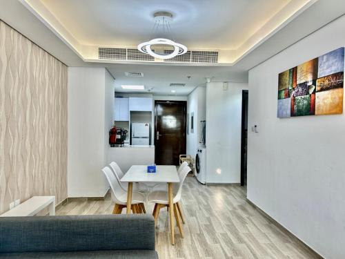 Homes2Retreat - Serene 1BR Getaway with Stunning Views