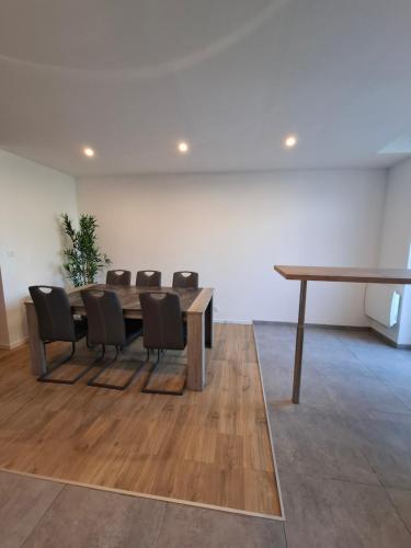 Fotografie z fotogalerie ubytování Grand appartement au calme proche du centre-ville v destinaci Douai