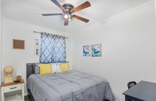 Beachside Bliss - Breakfast, Walk to Schooners, Sleeps 15, Fenced Privacy photo 30