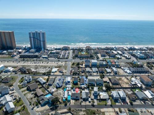 Beachside Bliss - Breakfast, Walk to Schooners, Sleeps 15, Fenced Privacy photo 36