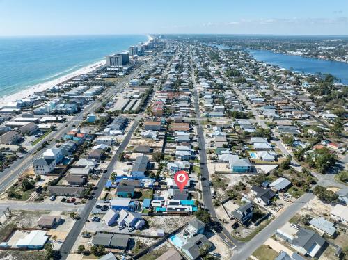 Beachside Bliss - Breakfast, Walk to Schooners, Sleeps 15, Fenced Privacy photo 37