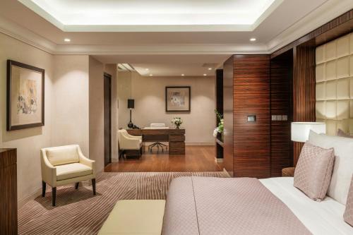 Et opholdsområde på Grosvenor House, a Luxury Collection Hotel, Dubai